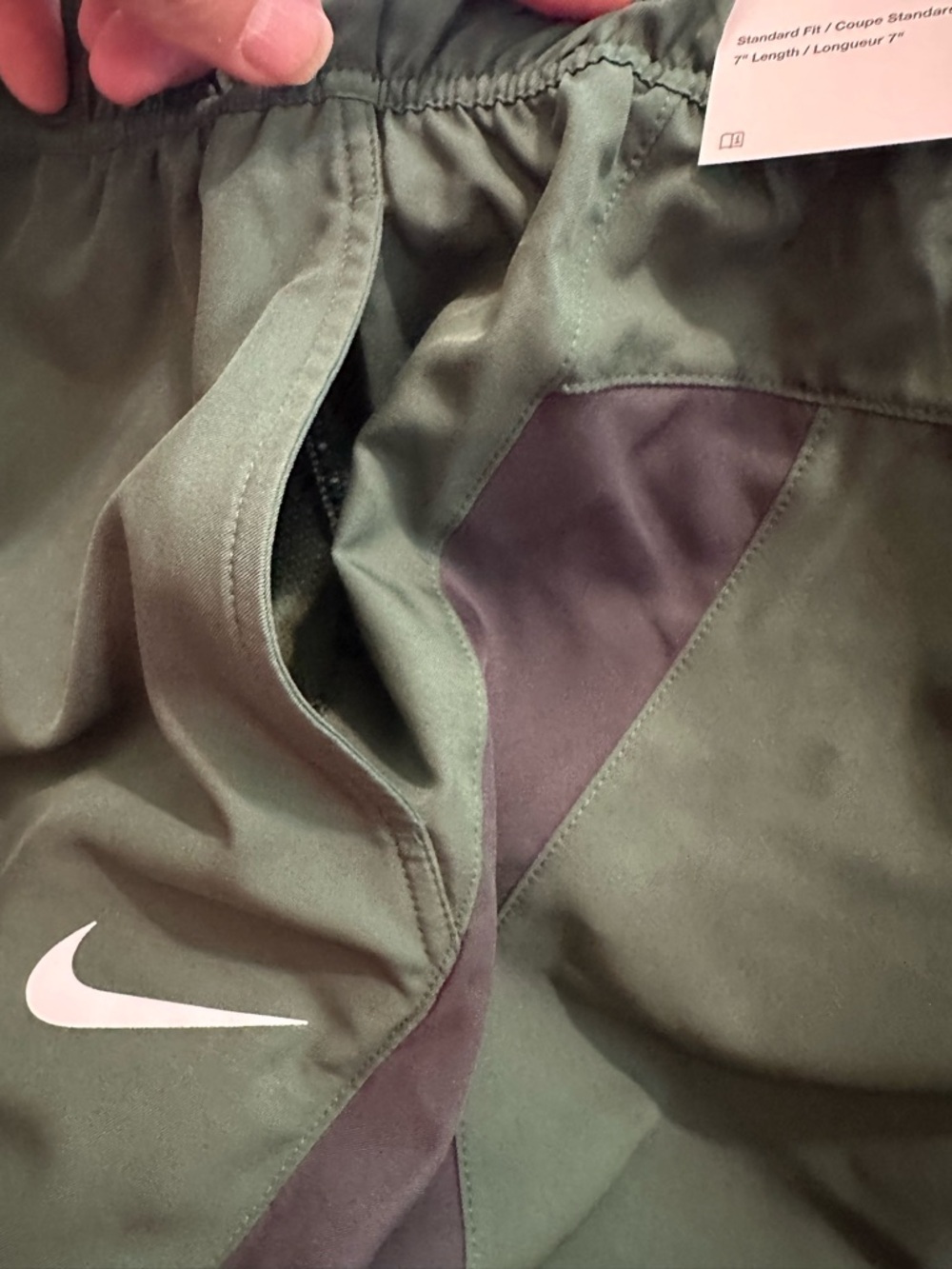 Nike Green Green Bay Packers Woven Victory Performance Shorts - Picture 3 of 9